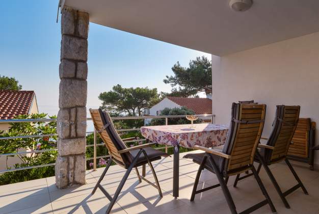 Apartment  Vitorio 3 - located by the beach of Vladarka Bay in Mali Lošinj