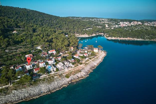 Apartment  Vitorio 3 - located by the beach of Vladarka Bay in Mali Lošinj