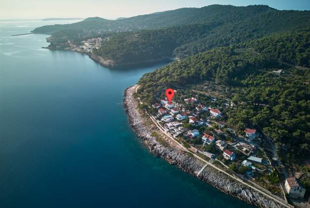 Apartment  Vitorio 3 - located by the beach of Vladarka Bay in Mali Lošinj