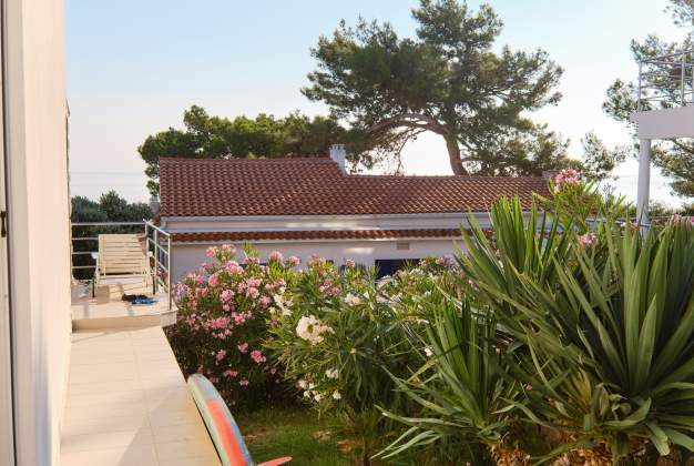 Apartment  Vitorio 3 - located by the beach of Vladarka Bay in Mali Lošinj