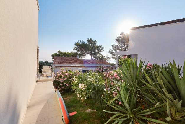 Apartment  Vitorio 3 - located by the beach of Vladarka Bay in Mali Lošinj
