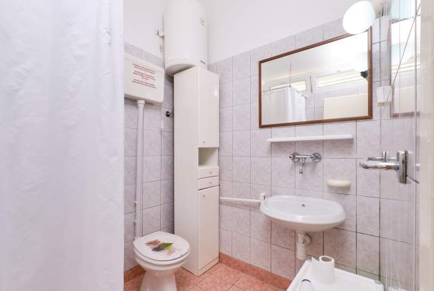 Apartment  Vitorio 3 - located by the beach of Vladarka Bay in Mali Lošinj