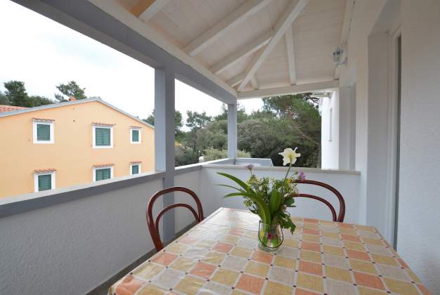 Apartment Lakić 3, Beachside Comfort for 2-3 Guests in Artatore