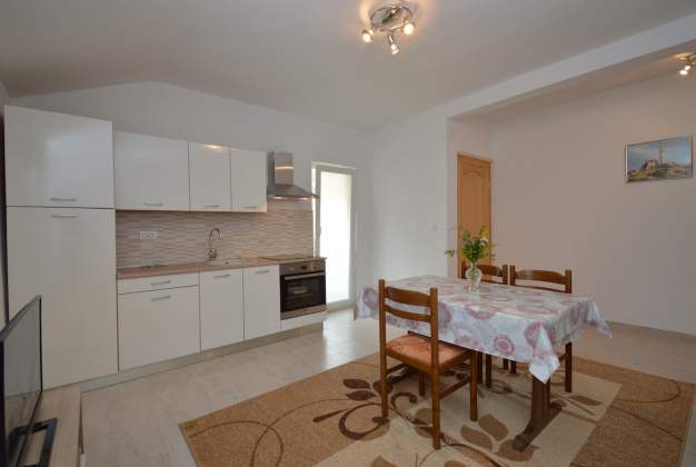 Apartment Lakić 3, Beachside Comfort for 2-3 Guests in Artatore
