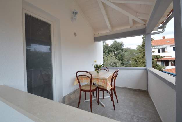 Apartment Lakić 3, Beachside Comfort for 2-3 Guests in Artatore