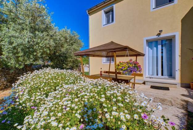 Apartment Sven 2 accommodation for 4 people, Veli Lošinj