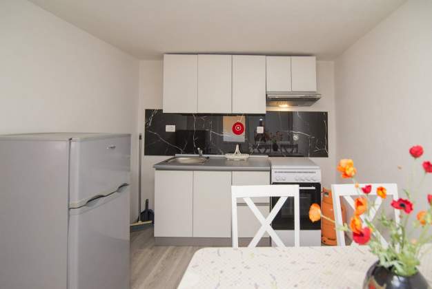 Apartmaji Dinka studio A2 B, Hrvaška