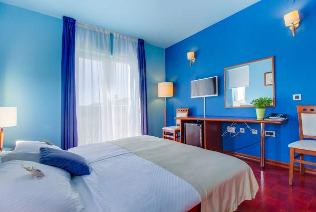 Hotel Manora, Double room Standard - Nerezine, Croatia  