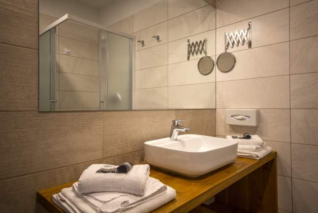 Hotel Manora, Family Suite Superior - Nerezine, Croatia  