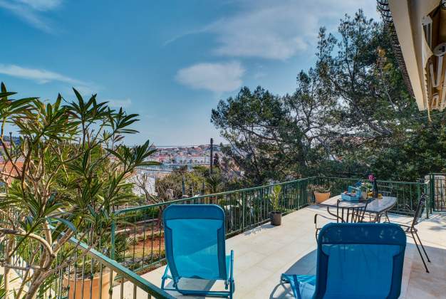 Ferienwohnungen Gari 2 warme und gemütliche Atmosphäre mit blumengeschmückten Terrasse für 2 Persone