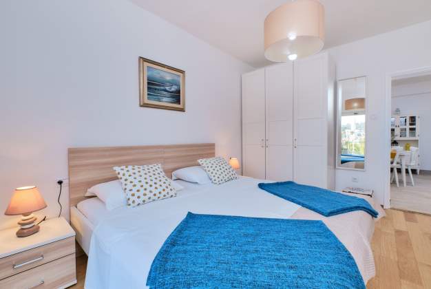 Apartment Gari 2 warm and cozy atmosphere with a floral terrace for 2 people, Mali Lošinj.