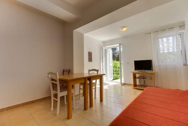 Apartment Bogdan 1 accommodation for two in Artatore, Mali Lošinj