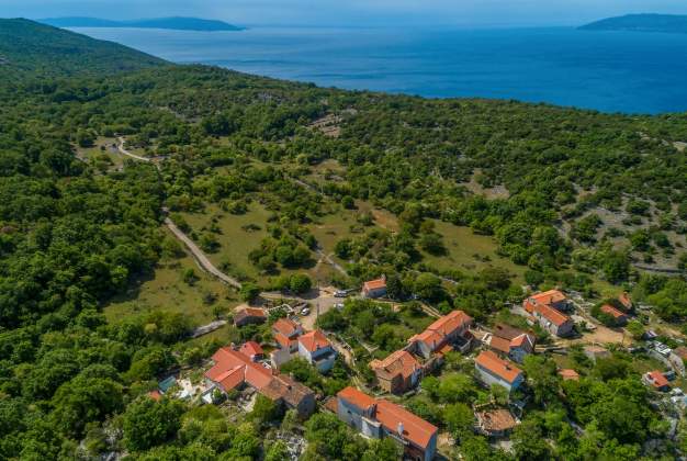 Vacation house Salvia - the beautiful vacation home in a rural setting Filozici, Cres, Croatia