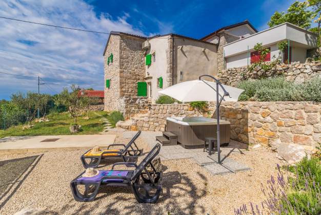 Vacation house Salvia - the beautiful vacation home in a rural setting Filozici, Cres, Croatia