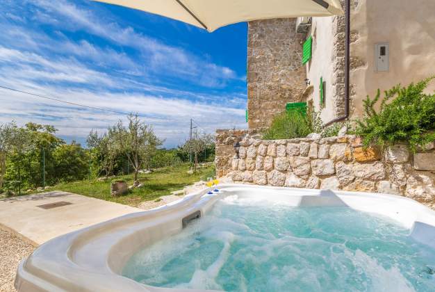 Vacation house Salvia - the beautiful vacation home in a rural setting Filozici, Cres, Croatia