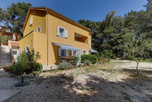 Apartment Bogdan 2 ideal for two people in Artatore, Mali Lošinj