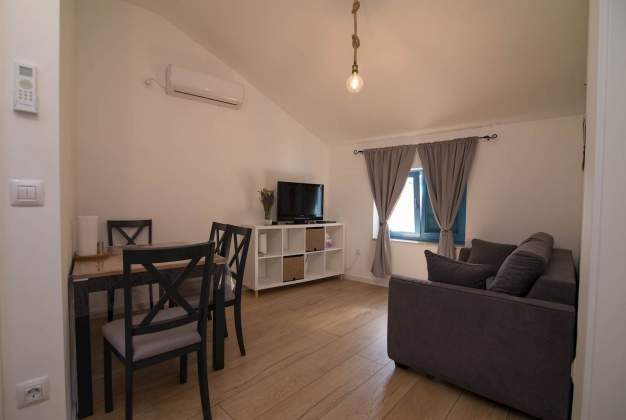 Apartma  Plantea 3-Veli Lošinj, Hrvaška