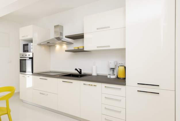 Apartment Yellow modern accommodation for 4 people near Kadin, Mali Lošinj