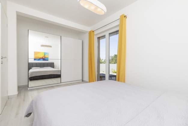 Apartment Yellow modern accommodation for 4 people near Kadin, Mali Lošinj