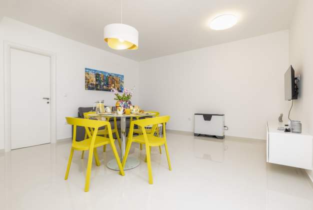 Apartment Yellow modern accommodation for 4 people near Kadin, Mali Lošinj