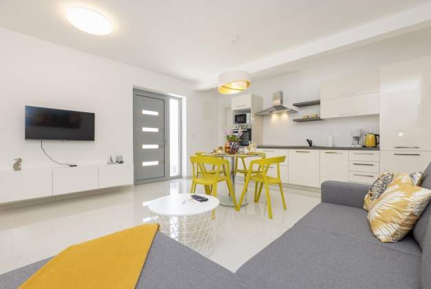 Apartment Yellow modern accommodation for 4 people near Kadin, Mali Lošinj