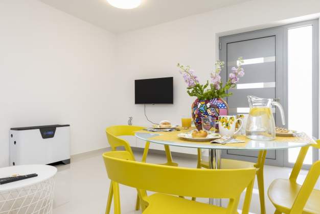 Apartment Yellow modern accommodation for 4 people near Kadin, Mali Lošinj