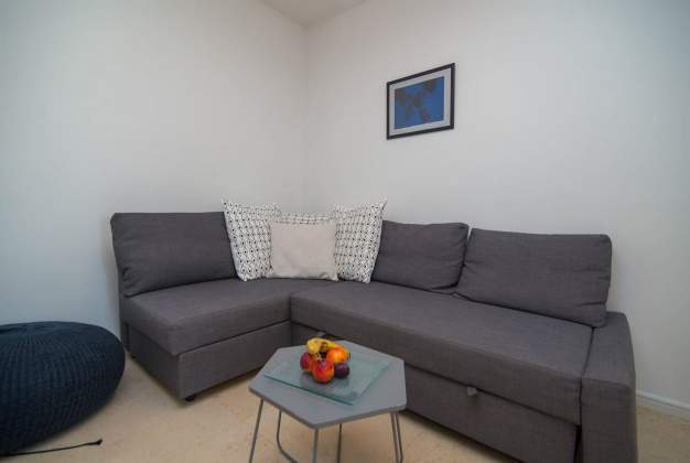 Apartment Ria  B4 - Veli Lošinj, Croatia