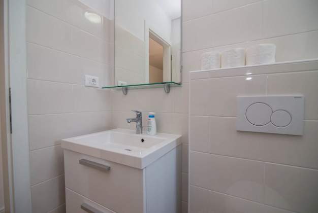 Apartmaji Ria  B4-B - Veli Lošinj, Hrvaška