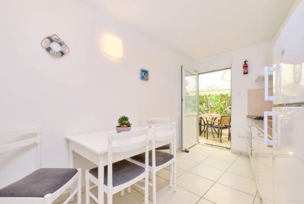 Apartment Antares 2, a warm and attractive place in an excellent location - Mali Lošinj, Croatia