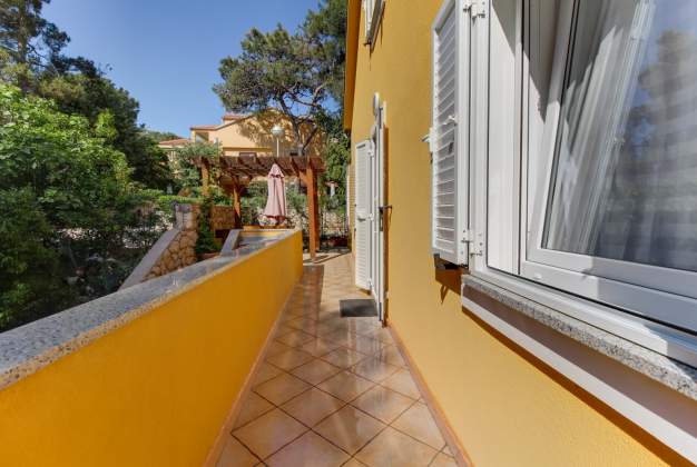 Apartment Bogdan 3 accommodation in the greenery of Artatore, Mali Lošinj