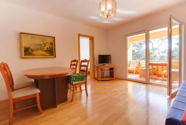 Apartment Bogdan 4 for two to three people in quiet Artatore
