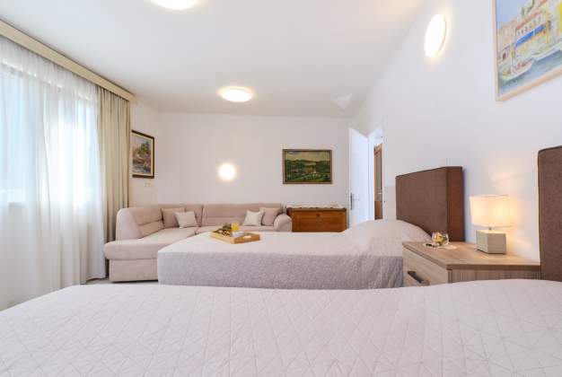 Apartment Antares 3 - warm and discreet ambiance for 6 persons, Mali Lošinj.