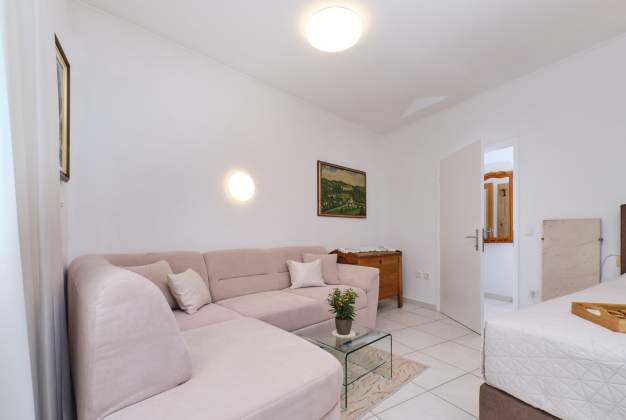 Apartment Antares 3 - warm and discreet ambiance for 6 persons, Mali Lošinj.