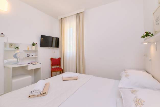 Apartment Antares 3 - warm and discreet ambiance for 6 persons, Mali Lošinj.