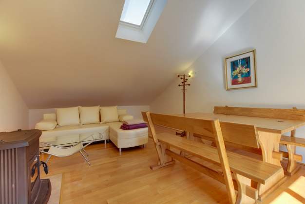 Apartment Bogdan 5 comfortable accommodation for 4 people in Artatore, Mali Lošinj