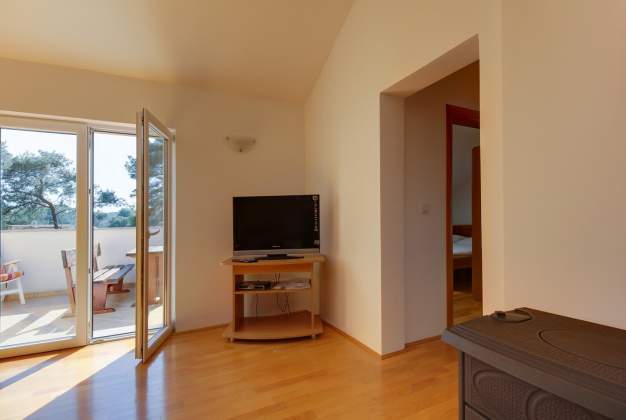 Apartment Bogdan 5 comfortable accommodation for 4 people in Artatore, Mali Lošinj