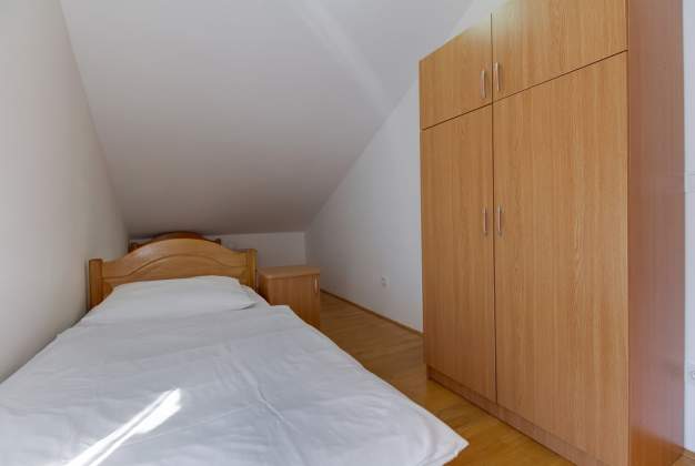 Apartment Bogdan 5 comfortable accommodation for 4 people in Artatore, Mali Lošinj