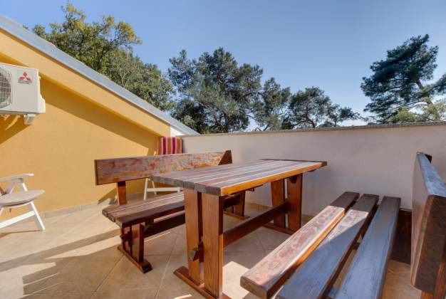 Apartment Bogdan 5 comfortable accommodation for 4 people in Artatore, Mali Lošinj