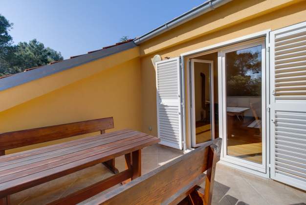 Apartment Bogdan 5 comfortable accommodation for 4 people in Artatore, Mali Lošinj