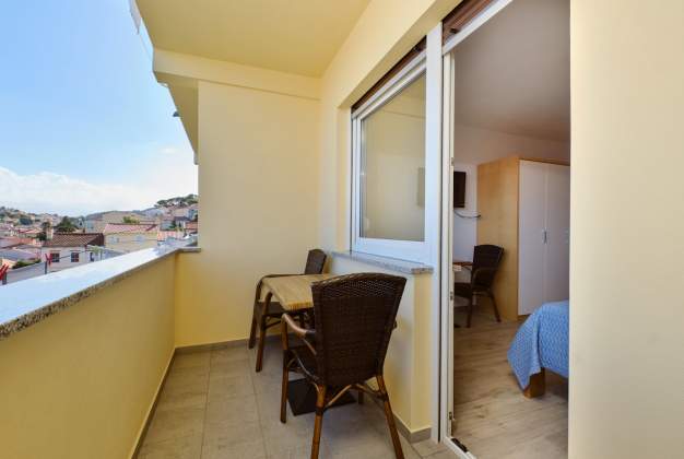 Apartment Natali 3 Sea View | Mali Lošinj, Near Čikat Bay – 14
