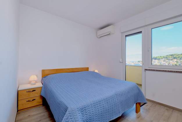 Apartment Natali 3 Sea View | Mali Lošinj, Near Čikat Bay – 2