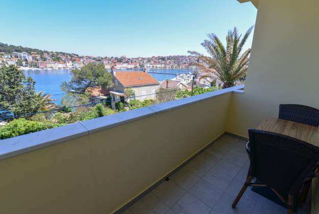 Apartment Natali 3 Sea View | Mali Lošinj, Near Čikat Bay – 16