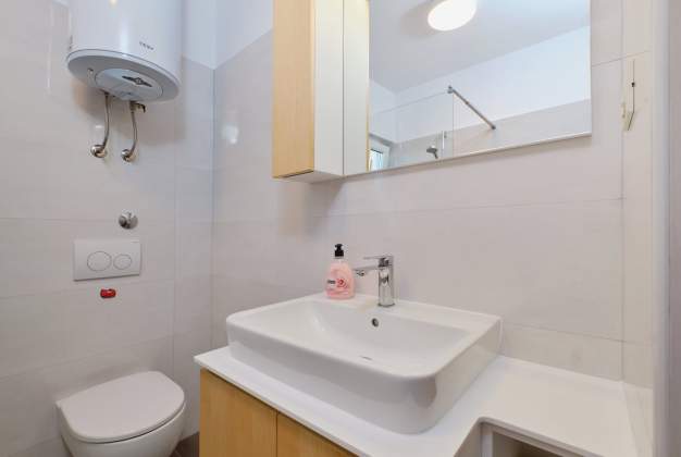 Apartment Natali 3 Sea View | Mali Lošinj, Near Čikat Bay – 11