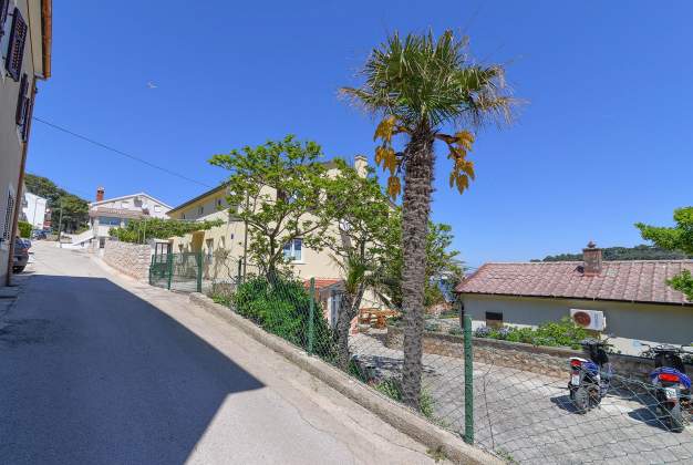 Apartment Natali 3 Sea View | Mali Lošinj, Near Čikat Bay – 13