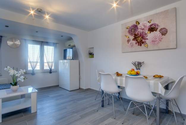 Newly renovated apartment Mirela for 2 people - Mali Lošinj