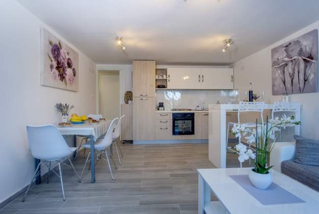 Newly renovated apartment Mirela for 2 people - Mali Lošinj