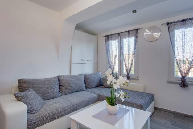 Newly renovated apartment Mirela for 2 people - Mali Lošinj