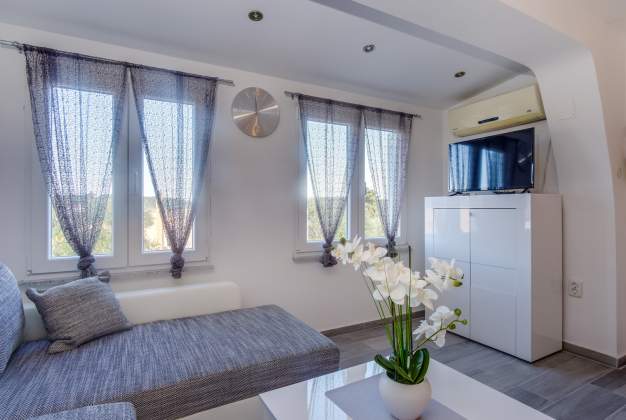 Newly renovated apartment Mirela for 2 people - Mali Lošinj
