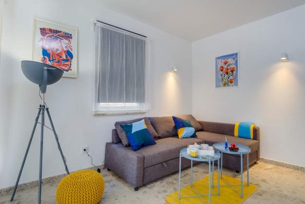 Apartment Apsyrtides beautiful renovated close to Sveti Martin beach for 2 people, Mali Lošinj.