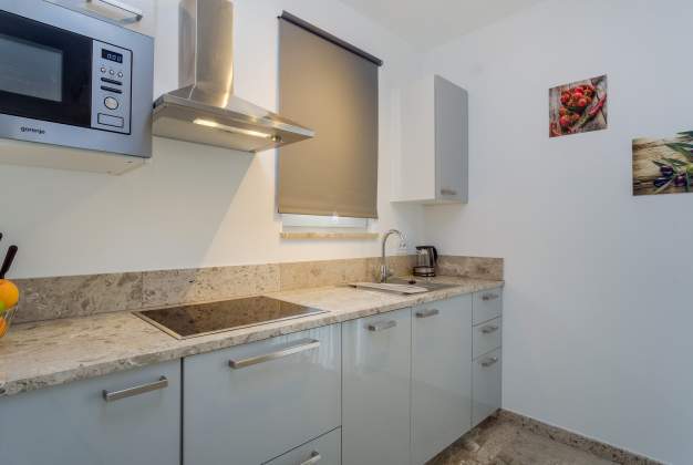 Apartment Apsyrtides beautiful renovated close to Sveti Martin beach for 2 people, Mali Lošinj.
